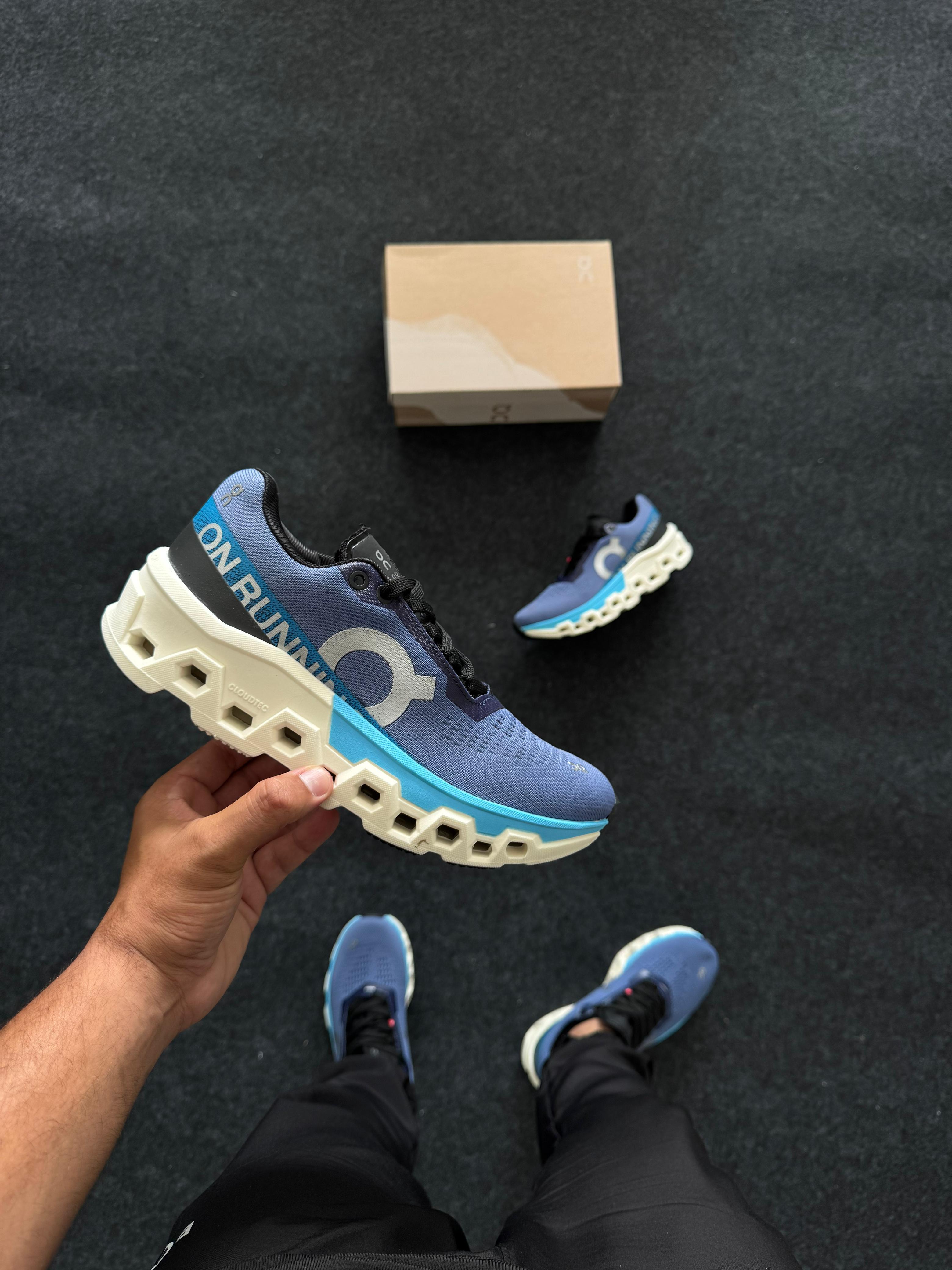 ON Cloudmonster 2 Marinho