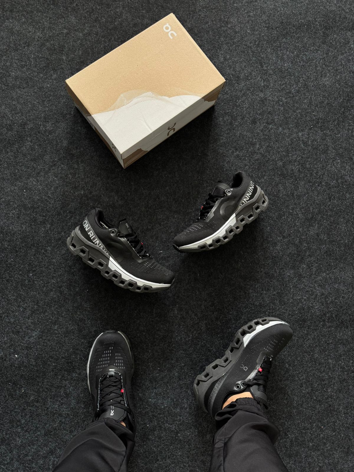 on Cloudmonster 2 Preto