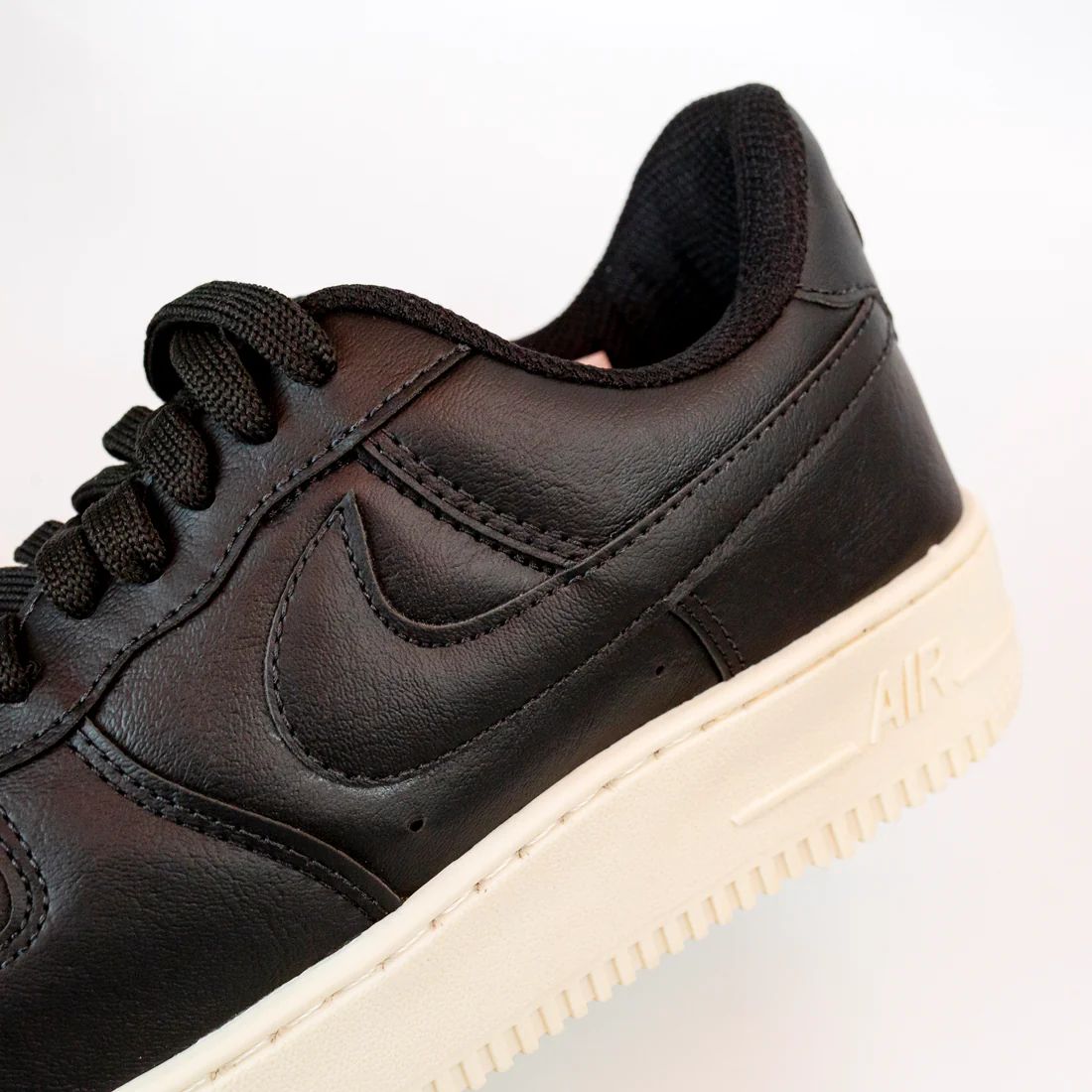 AF1 Preto Creme