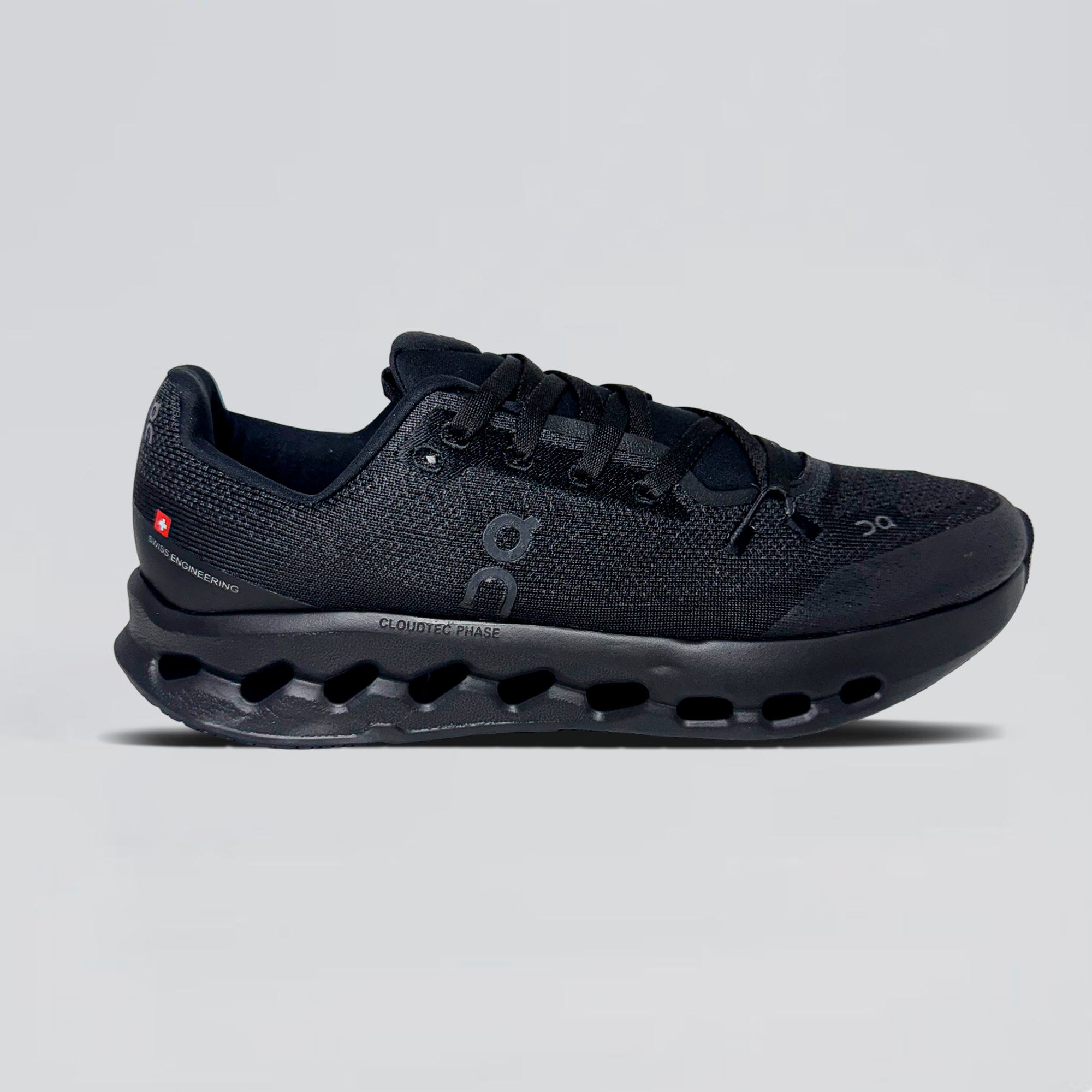 ON Cloudtilt All black