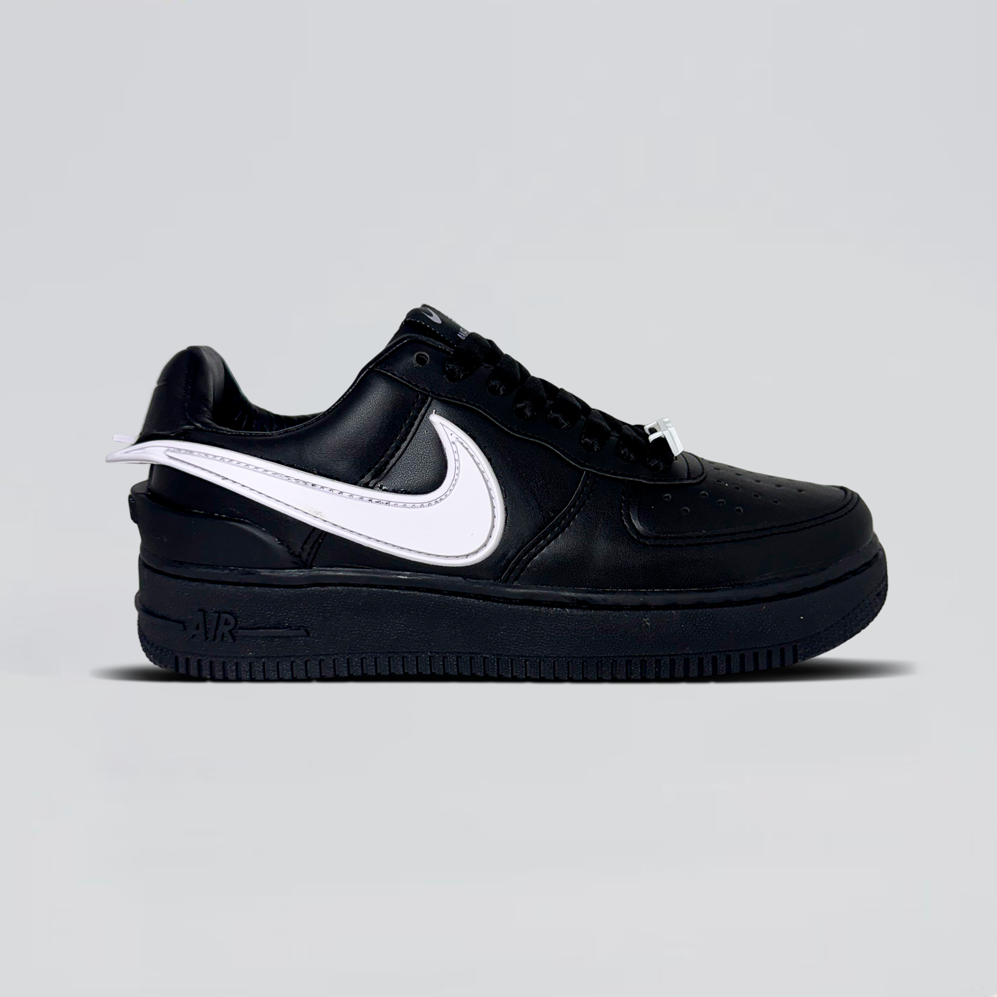 AF1  Ambush  Preto/Preto/Branco