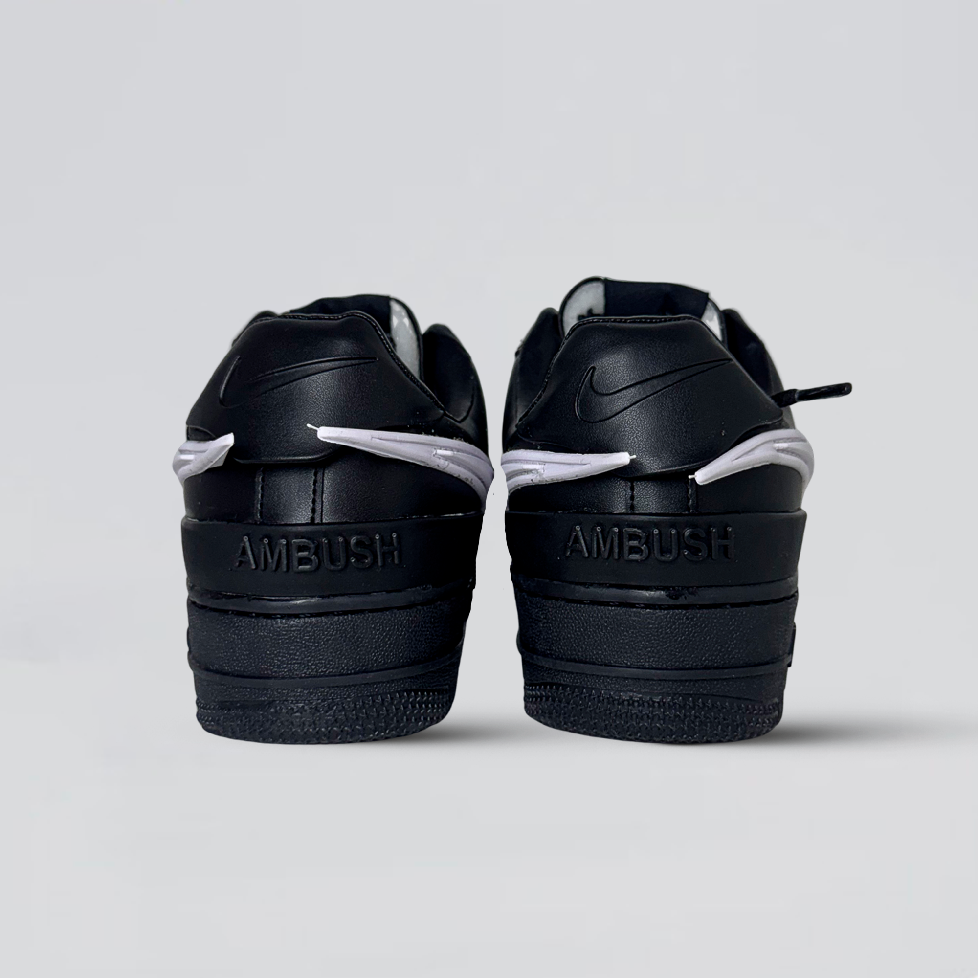 AF1  Ambush  Preto/Preto/Branco