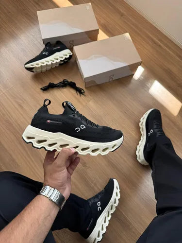 On Cloudsurfer Next Preto