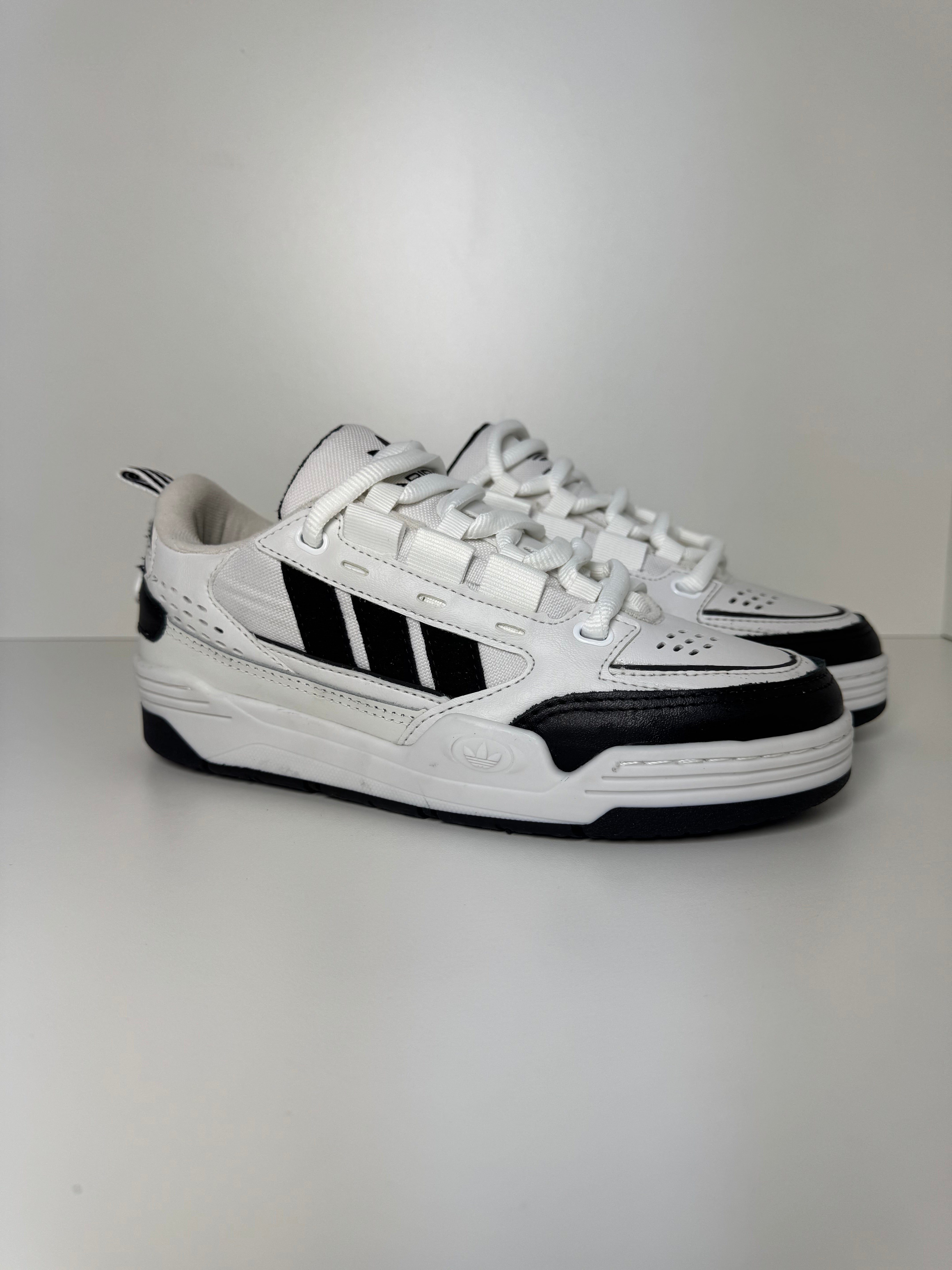 ADI2000  Cromo/Preto/Branco