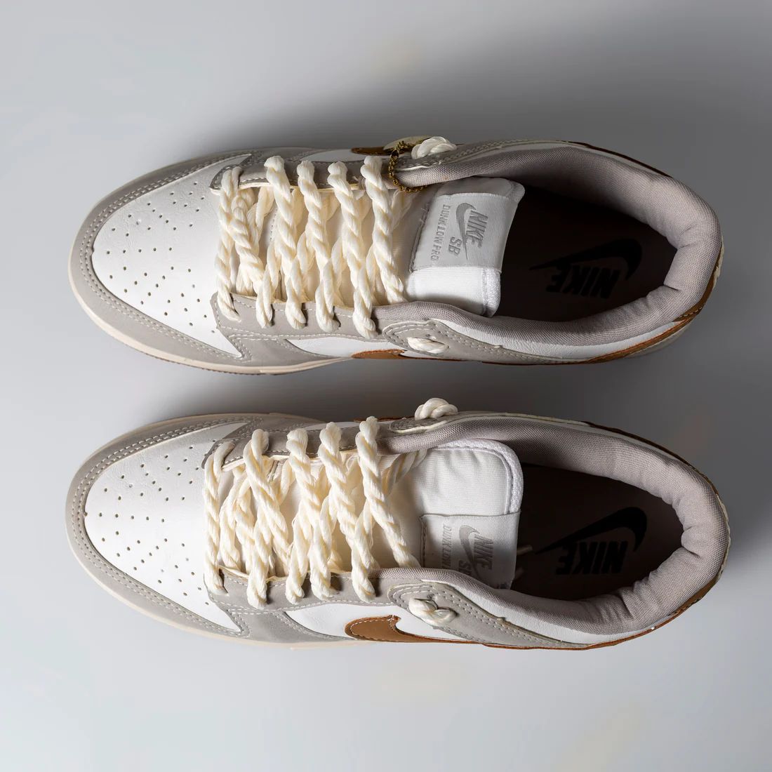 DK Low Bege/Caramelo Medalha