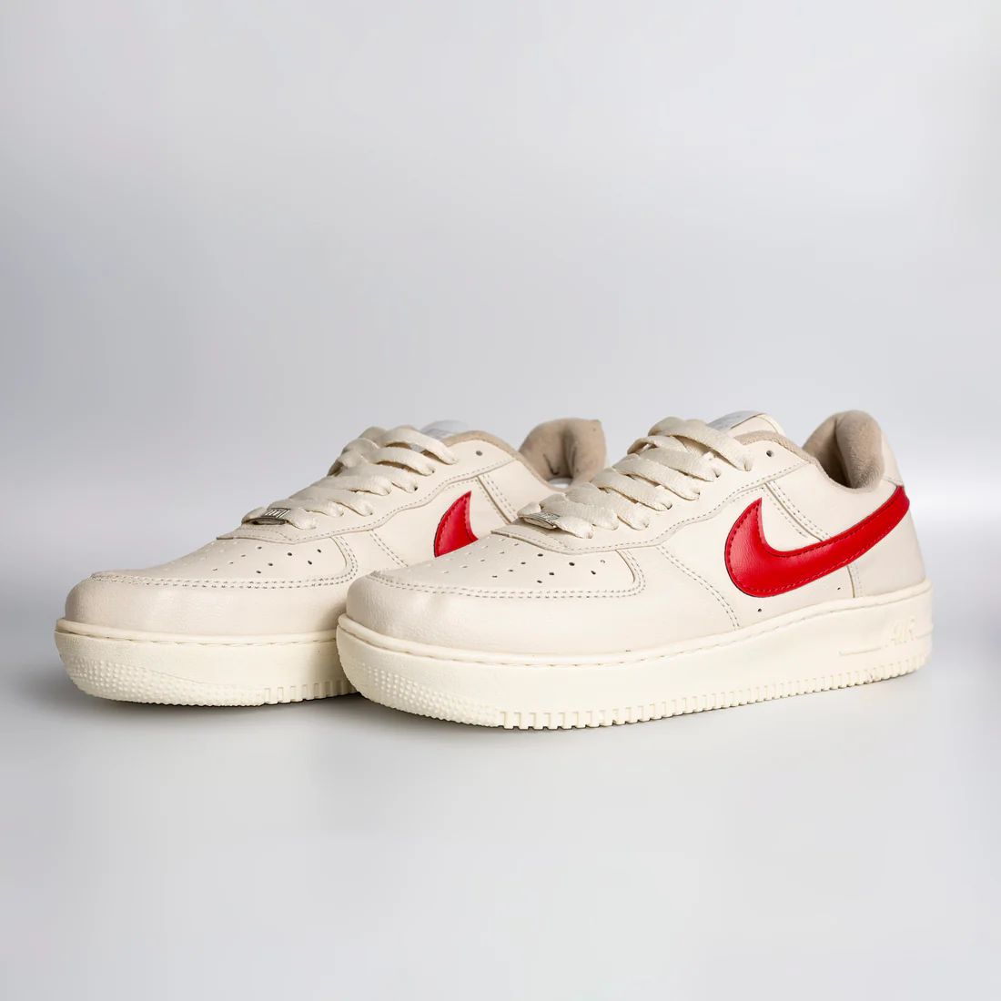AF1 Retro Off/Red