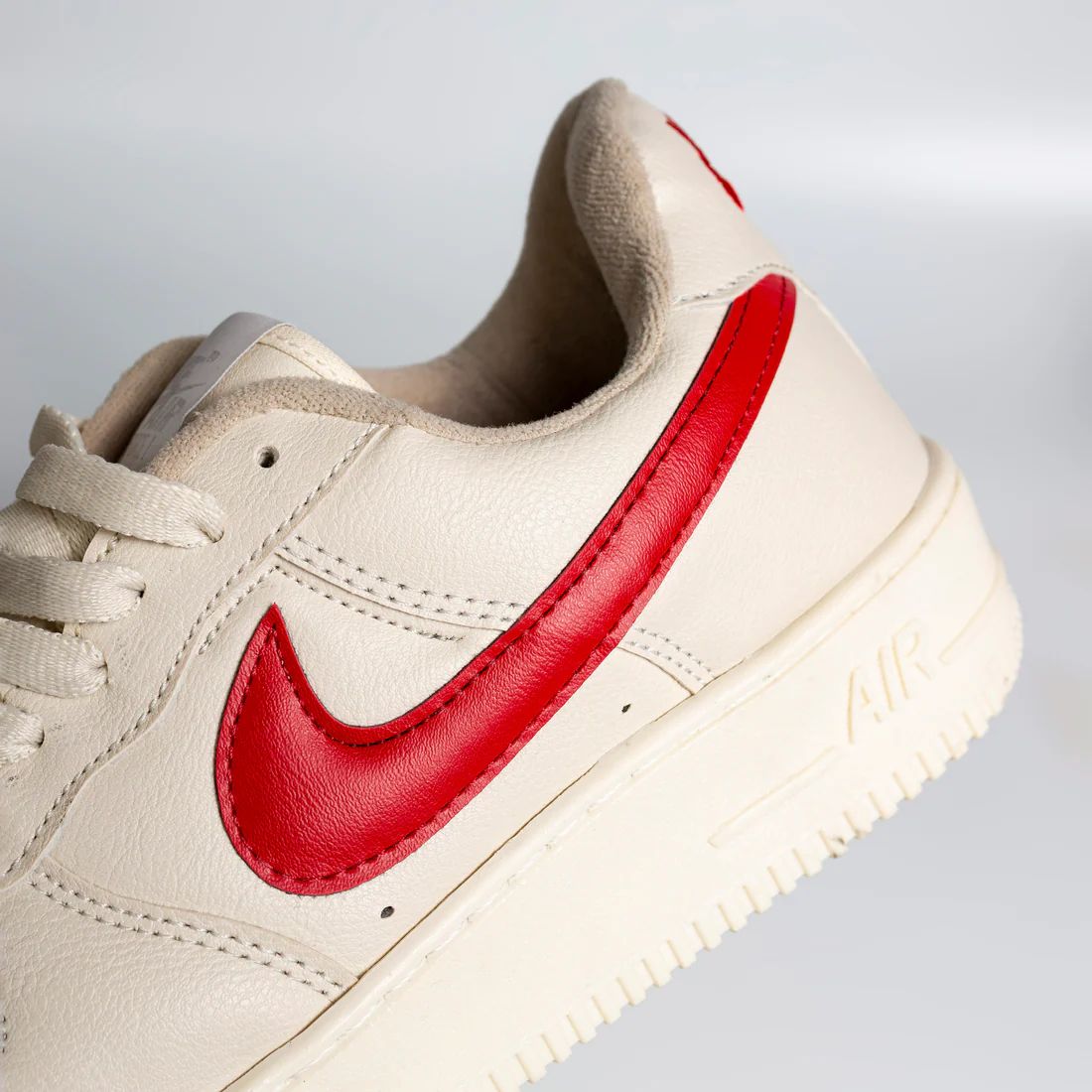 AF1 Retro Off/Red